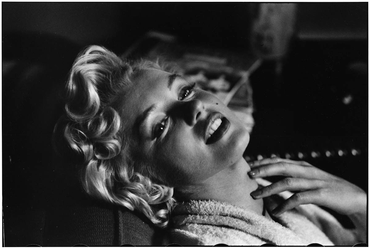 Marilyn Monroe, New York, 1956 (With hand)