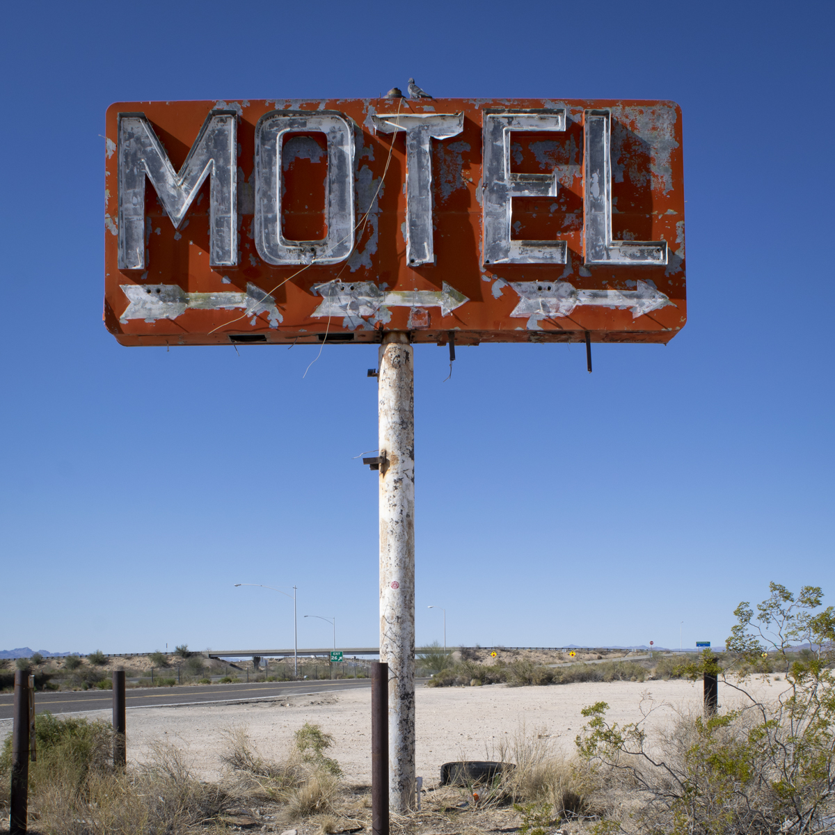 Molly_Block_Motel_No_More,_Old_Route_66,_Arizona_2018