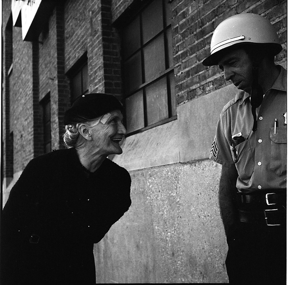 Vivian Maier, Elderly Woman, Policeman, Chicago, 1968